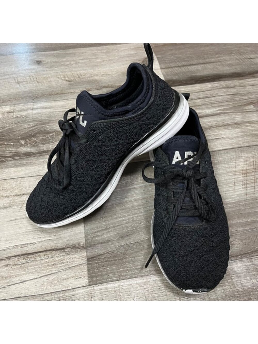 APL Athletic Techloom Phantom W Lace Up Runnings Shoes B/W Women’s Size 5.5